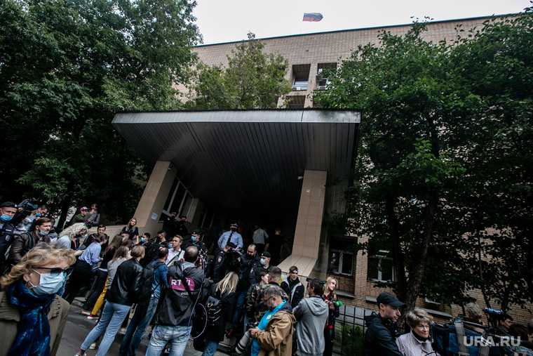 Обстановка у Пресненского суда во время оглашения приговора Михаилу Ефремову. Москва