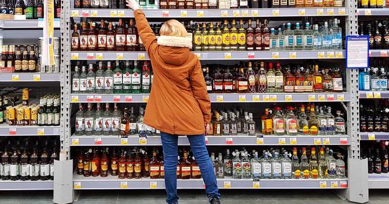 Доклад показал сколько россиян употребляют алкоголь