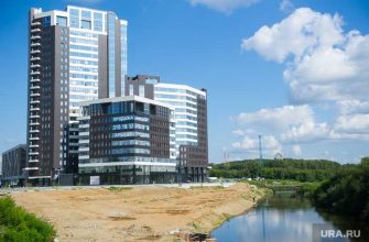 сквер у драмы протесты Екатеринбург