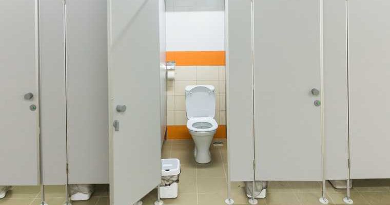 самые худшие туалеты школьные школа Россия фото соцсети реакция