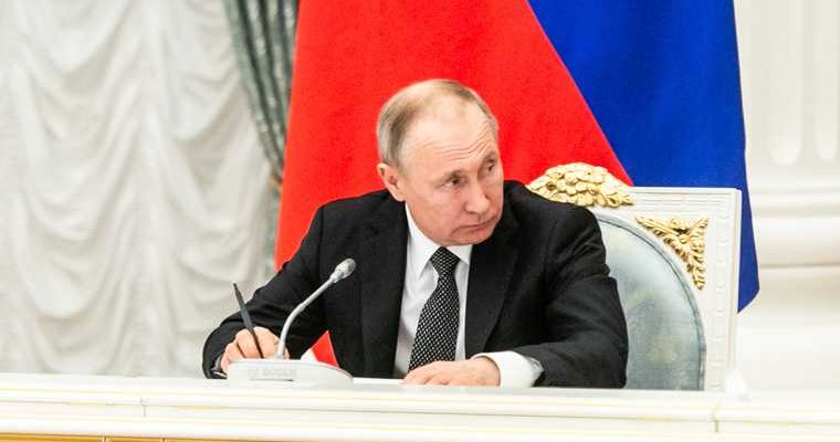 Путин ввел ежемесячные выплаты из бюджета для части россиян